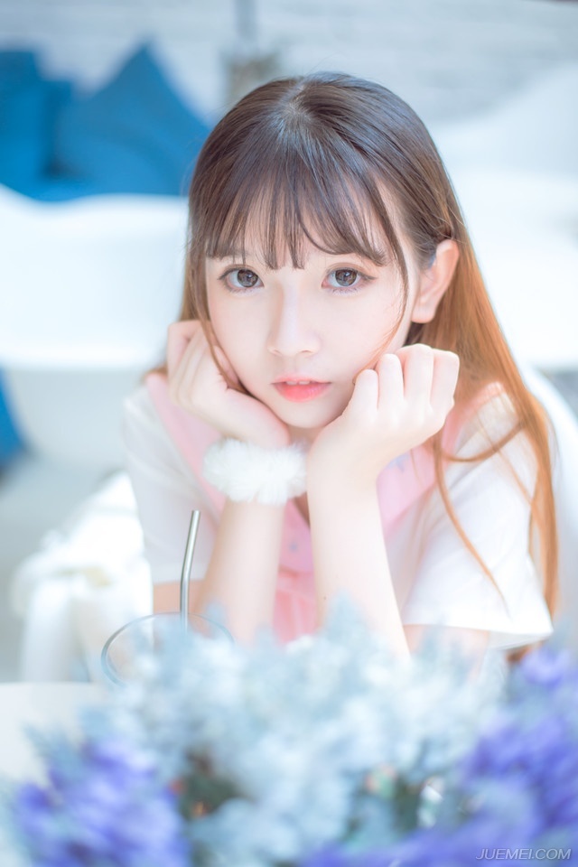 岁月极美，在于它必然的流逝。春花秋月夏日冬雪。